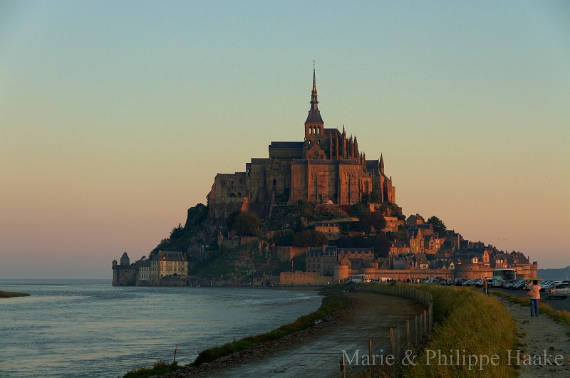 Mont St Michel 4223_4_5.jpg - Mont St-Michel lors d'une grande marée: la mer monte réellement à la vitesse d'un cheval au galop! (France, septembre 2011)
